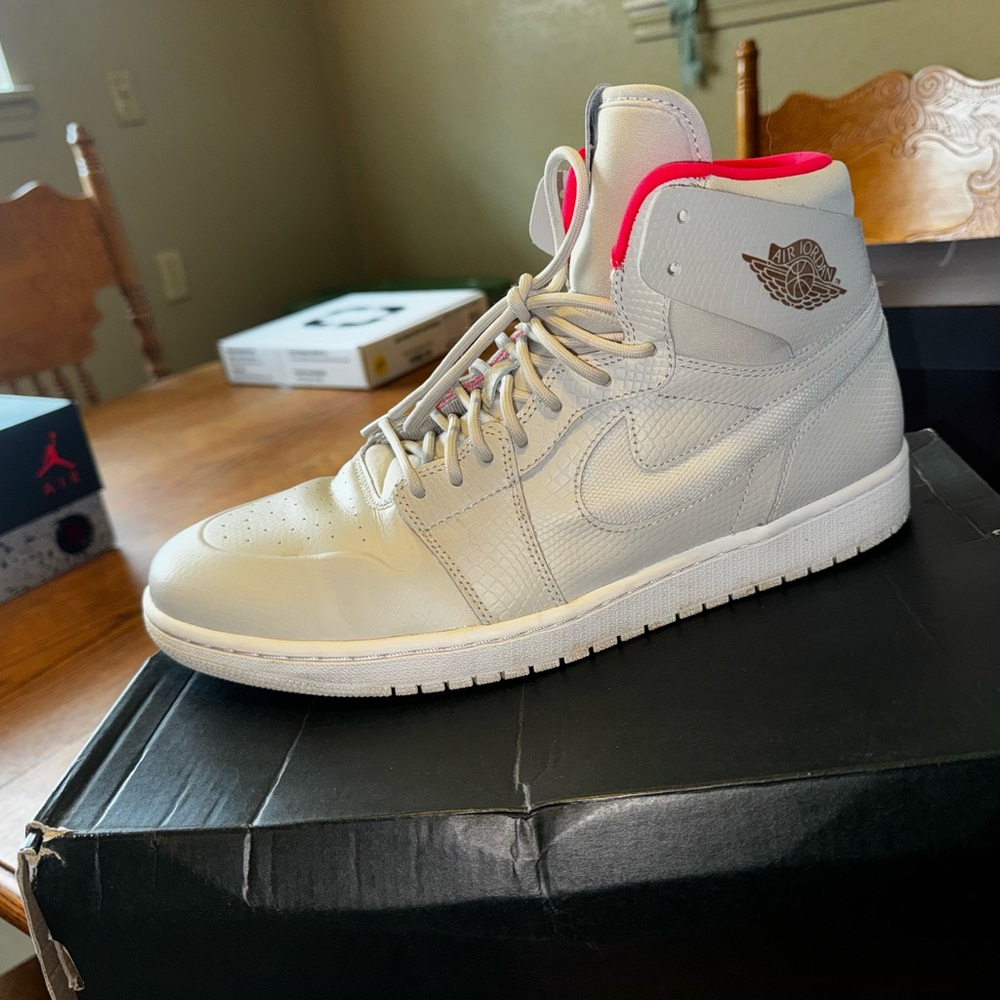 Air Jordan 1 Retro High Nouv